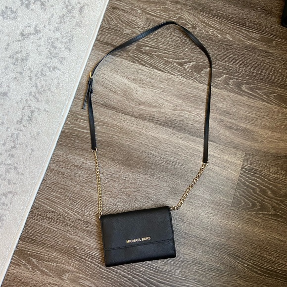 Michael Kors Handbags - Michael Kors crossbody purse